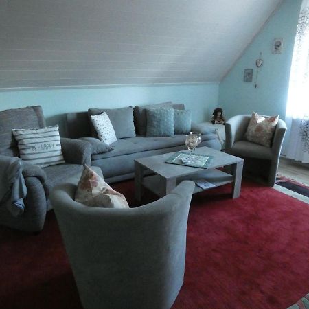 Reuterstadt Stavenhagen Ferienwohnung Am Schloss מראה חיצוני תמונה