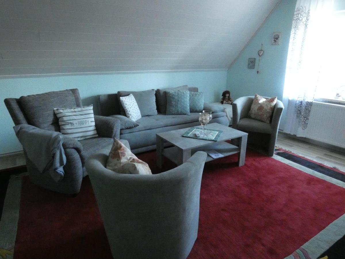 Reuterstadt Stavenhagen Ferienwohnung Am Schloss מראה חיצוני תמונה