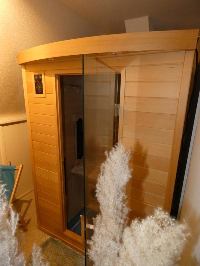 Reuterstadt Stavenhagen Ferienwohnung Am Schloss מראה חיצוני תמונה