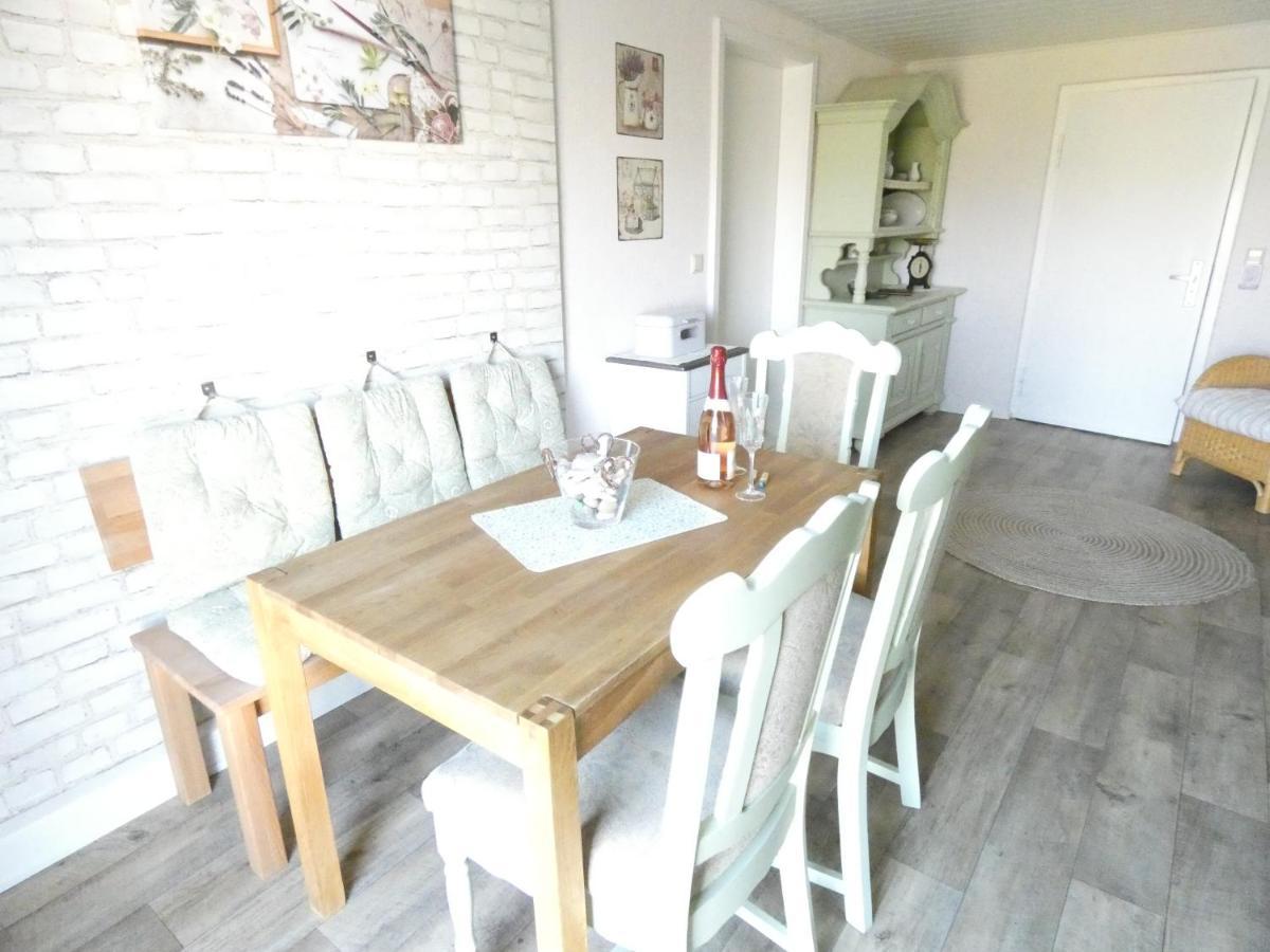 Reuterstadt Stavenhagen Ferienwohnung Am Schloss מראה חיצוני תמונה