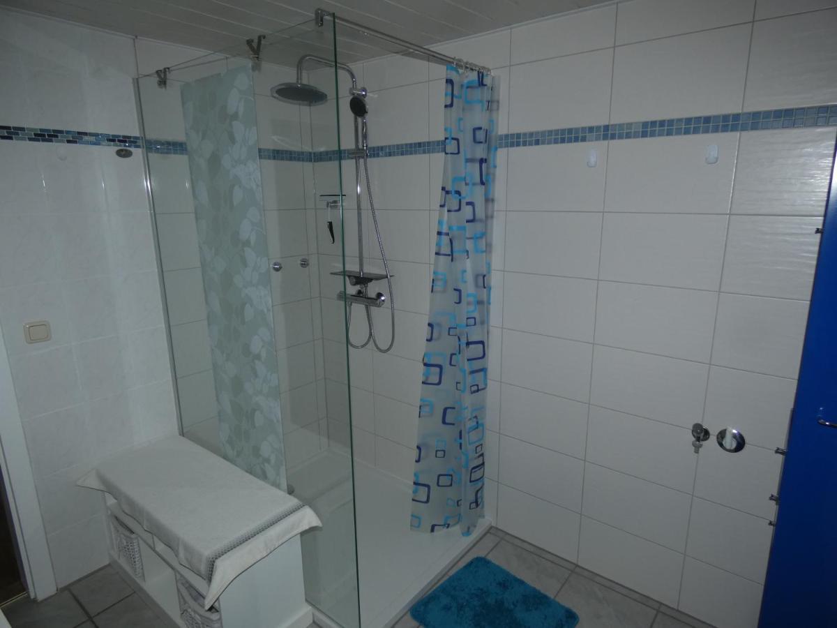 Reuterstadt Stavenhagen Ferienwohnung Am Schloss מראה חיצוני תמונה