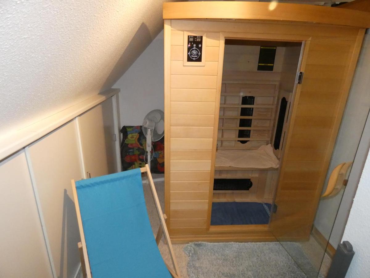 Reuterstadt Stavenhagen Ferienwohnung Am Schloss מראה חיצוני תמונה
